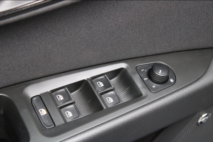 Seat Leon 1.0 TSI FR Ultimate Edition Camera CarPlay Navi Nap Seat Leon 1.0 TSI FR Ultimate Edition Camera CarPlay Navi Nap