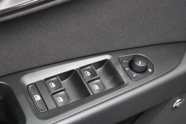 Seat Leon 1.0 TSI FR Ultimate Edition Camera CarPlay Navi Nap Seat Leon 1.0 TSI FR Ultimate Edition Camera CarPlay Navi Nap