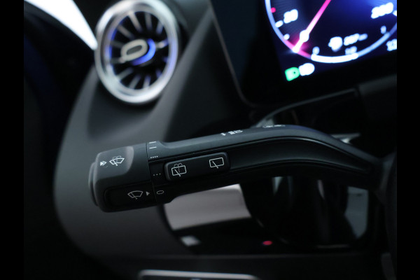 Mercedes-Benz GLA 250 e AMG Plug-In Hybride Edition AMG Line | Night Pakket | Distronic | 360° Camera | AC en DC Laden | MultiBeam Koplampen | Stuur en Stoeverwarming. Inclusief 24 maanden Mercedes-Benz Certified garantie voor Europa.