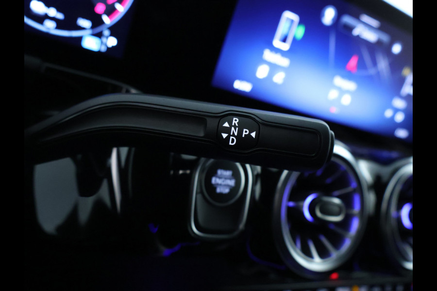 Mercedes-Benz GLA 250 e AMG Plug-In Hybride Edition AMG Line | Night Pakket | Distronic | 360° Camera | AC en DC Laden | MultiBeam Koplampen | Stuur en Stoeverwarming. Inclusief 24 maanden Mercedes-Benz Certified garantie voor Europa.