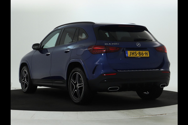 Mercedes-Benz GLA 250 e AMG Plug-In Hybride Edition AMG Line | Night Pakket | Distronic | 360° Camera | AC en DC Laden | MultiBeam Koplampen | Stuur en Stoeverwarming. Inclusief 24 maanden Mercedes-Benz Certified garantie voor Europa.