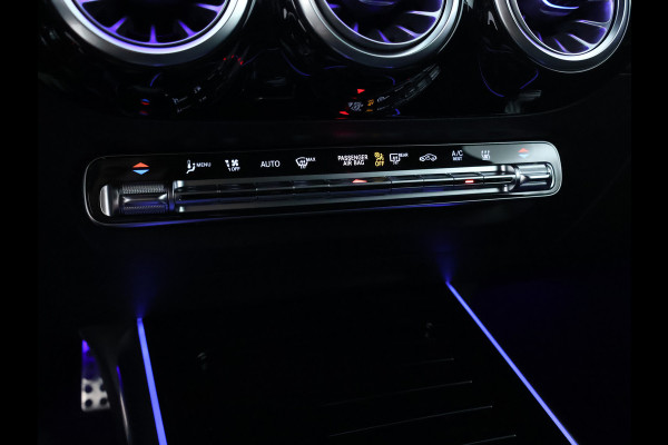 Mercedes-Benz GLA 250 e AMG Plug-In Hybride Edition AMG Line | Night Pakket | Distronic | 360° Camera | AC en DC Laden | MultiBeam Koplampen | Stuur en Stoeverwarming. Inclusief 24 maanden Mercedes-Benz Certified garantie voor Europa.