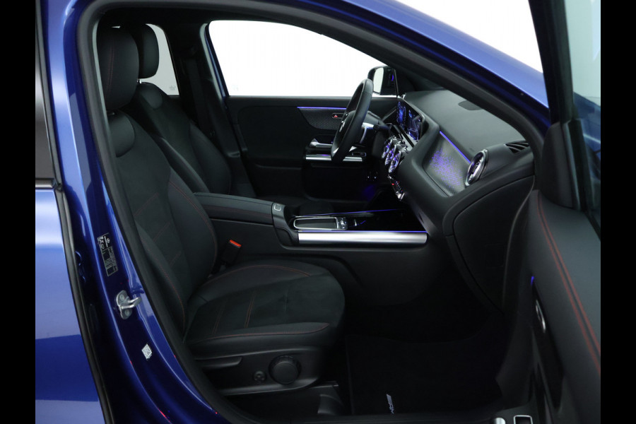 Mercedes-Benz GLA 250 e AMG Plug-In Hybride Edition AMG Line | Night Pakket | Distronic | 360° Camera | AC en DC Laden | MultiBeam Koplampen | Stuur en Stoeverwarming. Inclusief 24 maanden Mercedes-Benz Certified garantie voor Europa.