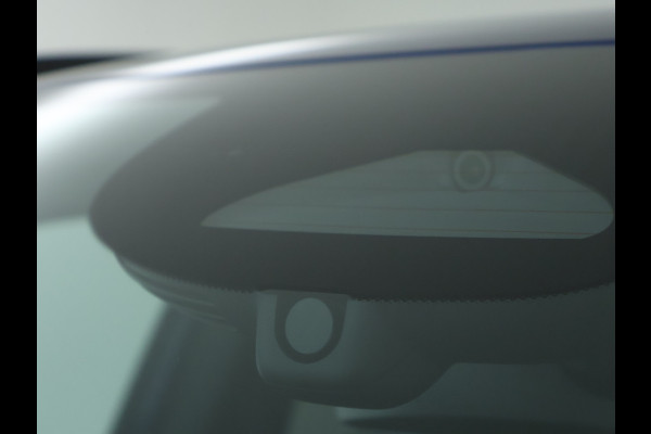 Mercedes-Benz GLA 250 e AMG Plug-In Hybride Edition AMG Line | Night Pakket | Distronic | 360° Camera | AC en DC Laden | MultiBeam Koplampen | Stuur en Stoeverwarming. Inclusief 24 maanden Mercedes-Benz Certified garantie voor Europa.