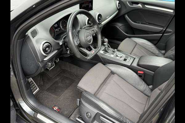 Audi A3 Limousine 35 TFSI CoD Sport S Line Edition | S-Line | Panoramadak | Draadloze telefoonlader