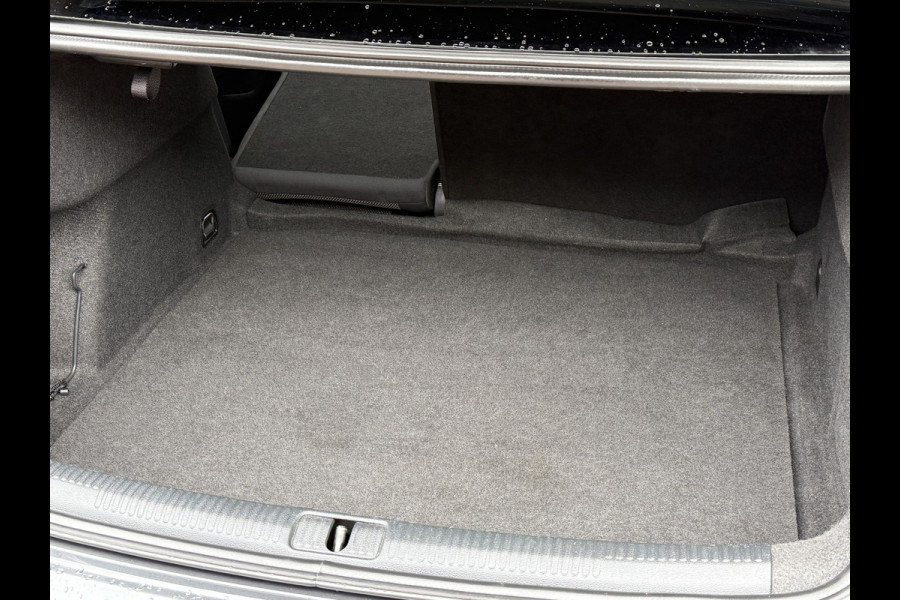 Audi A3 Limousine 35 TFSI CoD Sport S Line Edition | S-Line | Panoramadak | Draadloze telefoonlader