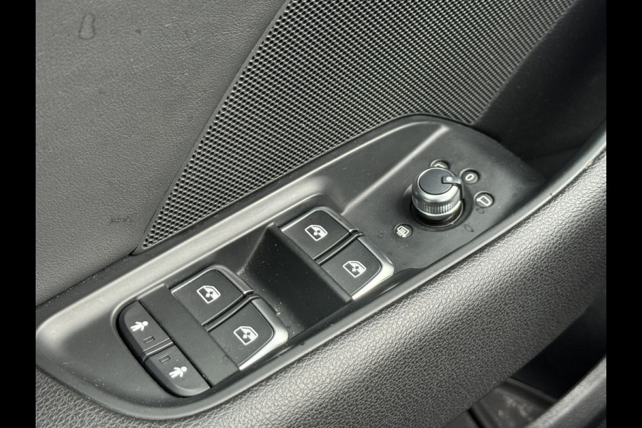 Audi A3 Limousine 35 TFSI CoD Sport S Line Edition | S-Line | Panoramadak | Draadloze telefoonlader