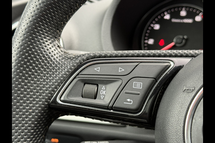 Audi A3 Limousine 35 TFSI CoD Sport S Line Edition | S-Line | Panoramadak | Draadloze telefoonlader