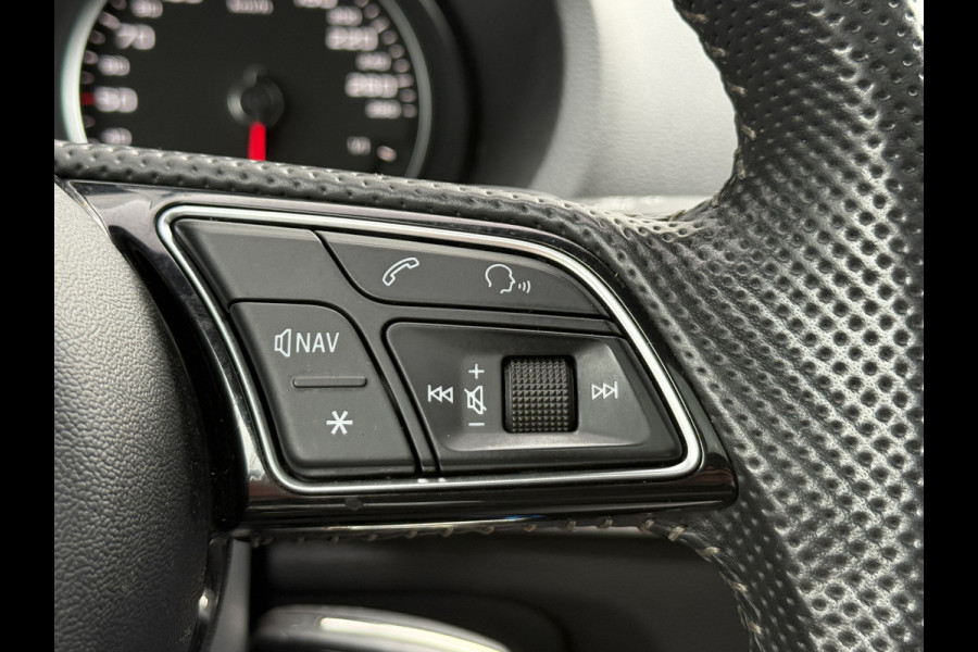 Audi A3 Limousine 35 TFSI CoD Sport S Line Edition | S-Line | Panoramadak | Draadloze telefoonlader