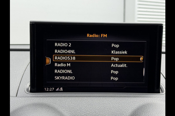Audi A3 Limousine 35 TFSI CoD Sport S Line Edition | S-Line | Panoramadak | Draadloze telefoonlader