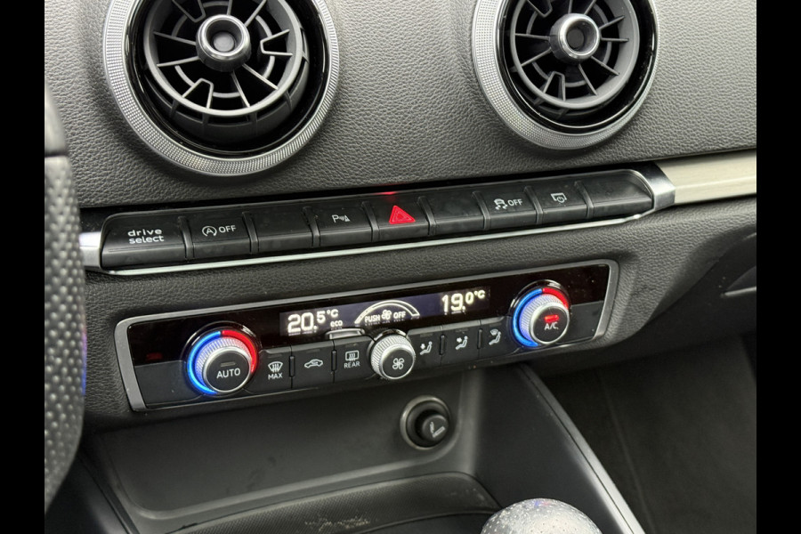 Audi A3 Limousine 35 TFSI CoD Sport S Line Edition | S-Line | Panoramadak | Draadloze telefoonlader