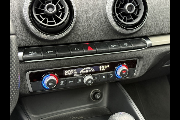 Audi A3 Limousine 35 TFSI CoD Sport S Line Edition | S-Line | Panoramadak | Draadloze telefoonlader