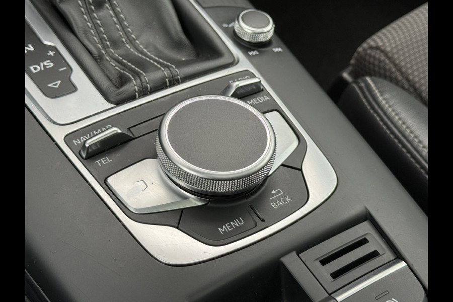 Audi A3 Limousine 35 TFSI CoD Sport S Line Edition | S-Line | Panoramadak | Draadloze telefoonlader
