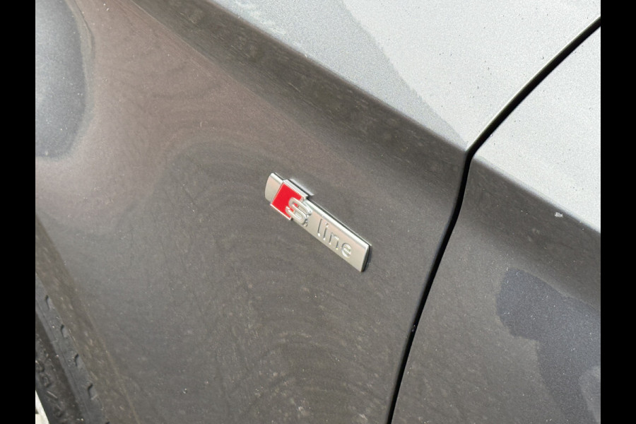 Audi A3 Limousine 35 TFSI CoD Sport S Line Edition | S-Line | Panoramadak | Draadloze telefoonlader
