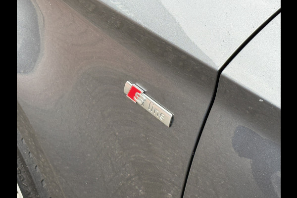 Audi A3 Limousine 35 TFSI CoD Sport S Line Edition | S-Line | Panoramadak | Draadloze telefoonlader