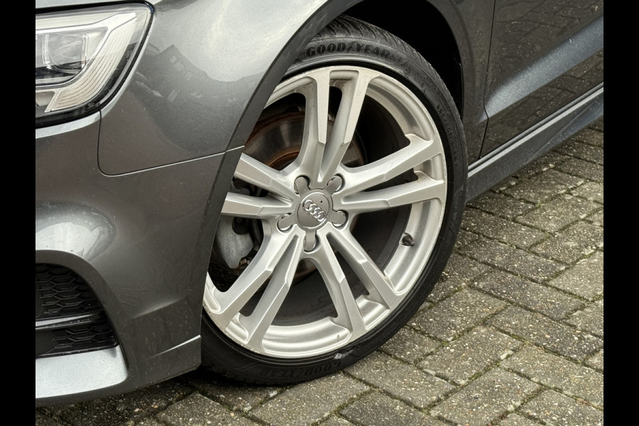 Audi A3 Limousine 35 TFSI CoD Sport S Line Edition | S-Line | Panoramadak | Draadloze telefoonlader