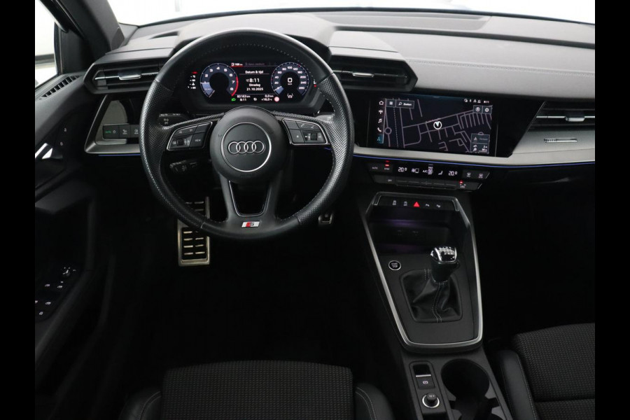 Audi A3 35 TFSI Edition One | Trekhaak | Park Assist | Matrix LED | Carplay | Adaptive cruise | Sportstoelen | Virtual Cockpit | Navigatie | Half leder | Climate control | Bluetooth