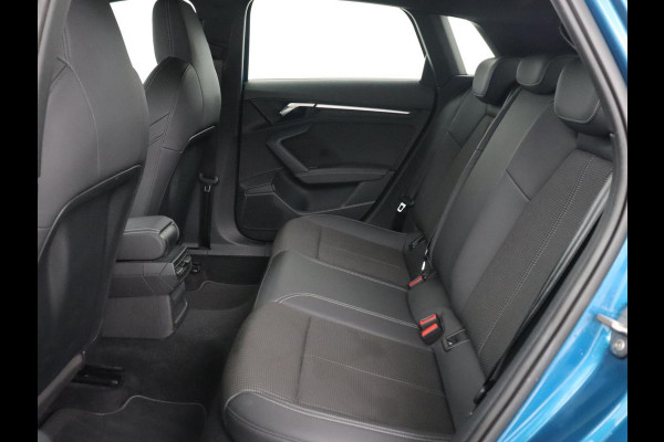 Audi A3 35 TFSI Edition One | Trekhaak | Park Assist | Matrix LED | Carplay | Adaptive cruise | Sportstoelen | Virtual Cockpit | Navigatie | Half leder | Climate control | Bluetooth