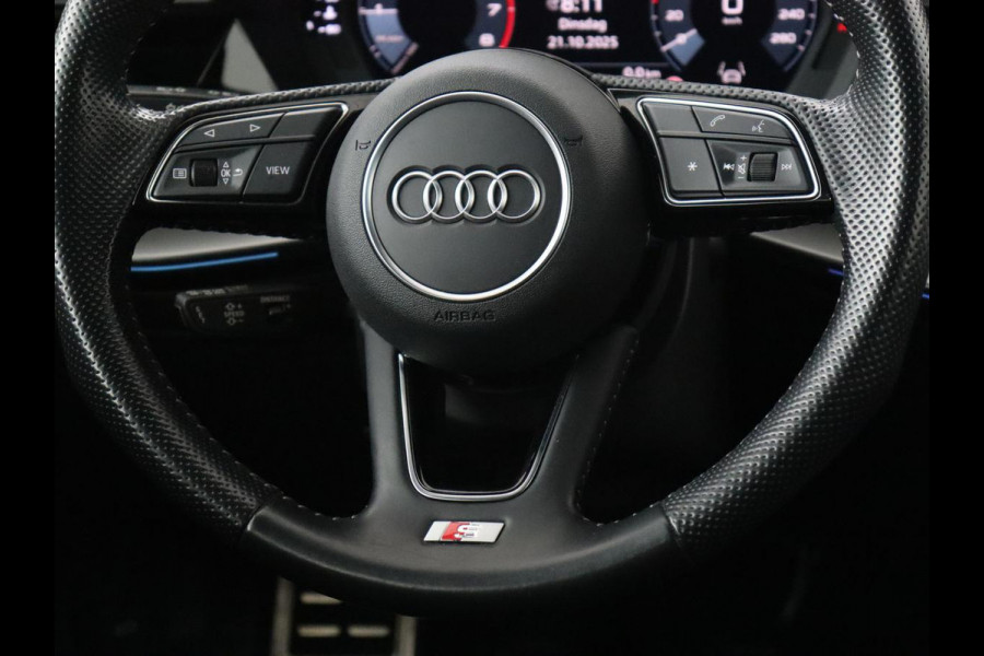 Audi A3 35 TFSI Edition One | Trekhaak | Park Assist | Matrix LED | Carplay | Adaptive cruise | Sportstoelen | Virtual Cockpit | Navigatie | Half leder | Climate control | Bluetooth