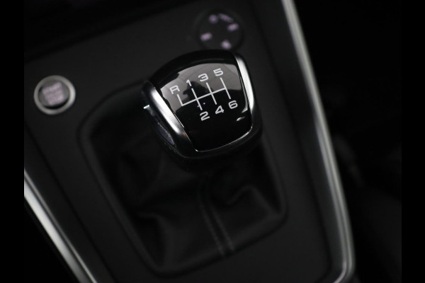 Audi A3 35 TFSI Edition One | Trekhaak | Park Assist | Matrix LED | Carplay | Adaptive cruise | Sportstoelen | Virtual Cockpit | Navigatie | Half leder | Climate control | Bluetooth