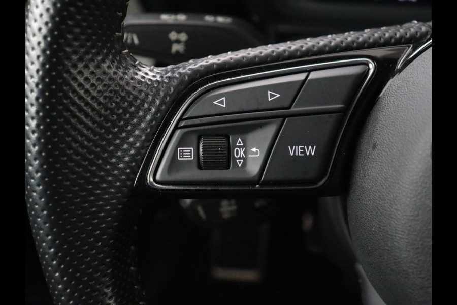 Audi A3 35 TFSI Edition One | Trekhaak | Park Assist | Matrix LED | Carplay | Adaptive cruise | Sportstoelen | Virtual Cockpit | Navigatie | Half leder | Climate control | Bluetooth