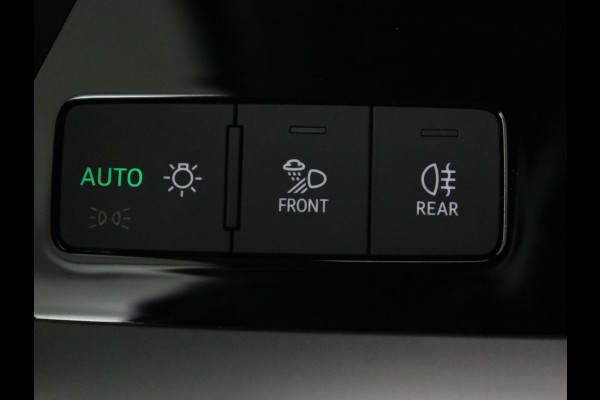 Audi A3 35 TFSI Edition One | Trekhaak | Park Assist | Matrix LED | Carplay | Adaptive cruise | Sportstoelen | Virtual Cockpit | Navigatie | Half leder | Climate control | Bluetooth