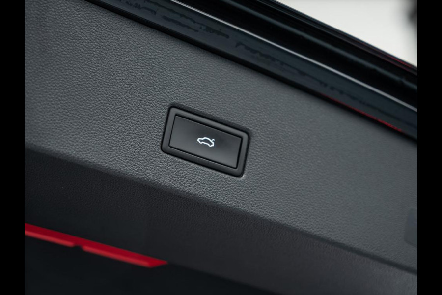 Volkswagen T-Roc 1.5 TSI 3 x R-Line Business+ | Massage | Black Style