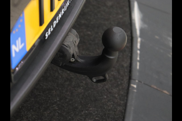 Porsche Macan 2.0 | GTS Pack | Panoramadak | Bose | Carplay | Camera | 18 voudige sportstoelen | Stoelverwarming | Trekhaak | Navigatie | Leder | Memory | DAB+ | 21'' Turbo velgen Porsche Macan 2.0 | GTS Pack | Panoramadak | Bose | Carplay | Camera | 18 voudige sportstoelen | Stoelverwarming | Trekhaak | Navigatie | Leder | Memory | DAB+ | 21'' Turbo velgen