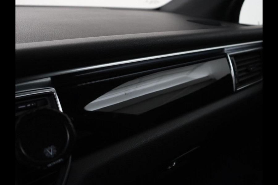 Porsche Macan 2.0 | GTS Pack | Panoramadak | Bose | Carplay | Camera | 18 voudige sportstoelen | Stoelverwarming | Trekhaak | Navigatie | Leder | Memory | DAB+ | 21'' Turbo velgen Porsche Macan 2.0 | GTS Pack | Panoramadak | Bose | Carplay | Camera | 18 voudige sportstoelen | Stoelverwarming | Trekhaak | Navigatie | Leder | Memory | DAB+ | 21'' Turbo velgen