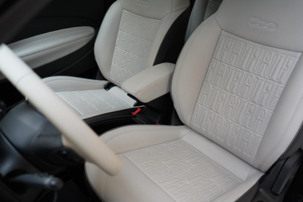 Fiat 500E La Prima 42 kWh | SoH 94% | Lederen bekleding | Navigatie | Achteruitrijcamera | Panoramadak | Adaptive cruise |