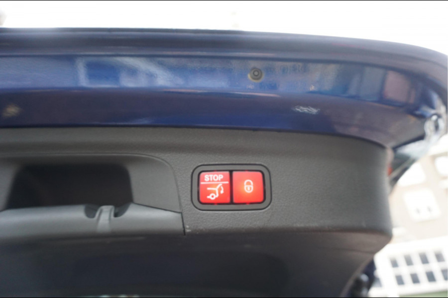 Mercedes-Benz GLE 350 e 4MATIC AMG Line NIGHT pakket | Trekhaak | Mercedes onderhouden | Adaptieve cruise + Lane departure | Sfeerverlichting | Mercedes-Benz GLE 350 e 4MATIC AMG Line NIGHT pakket | Trekhaak | Mercedes onderhouden | Adaptieve cruise + Lane departure | Sfeerverlichting |