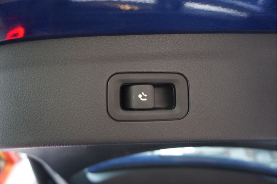 Mercedes-Benz GLE 350 e 4MATIC AMG Line NIGHT pakket | Trekhaak | Mercedes onderhouden | Adaptieve cruise + Lane departure | Sfeerverlichting | Mercedes-Benz GLE 350 e 4MATIC AMG Line NIGHT pakket | Trekhaak | Mercedes onderhouden | Adaptieve cruise + Lane departure | Sfeerverlichting |