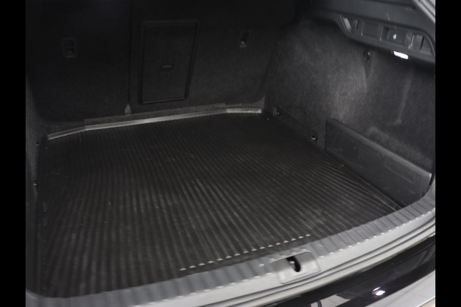 Škoda Octavia 1.0 e-TSI Sport | Carplay | Sfeerverlichting | Sportstoelen | Navigatie | Parkeerhulp | Climate control | Cruise control Škoda Octavia 1.0 e-TSI Sport | Carplay | Sfeerverlichting | Sportstoelen | Navigatie | Parkeerhulp | Climate control | Cruise control