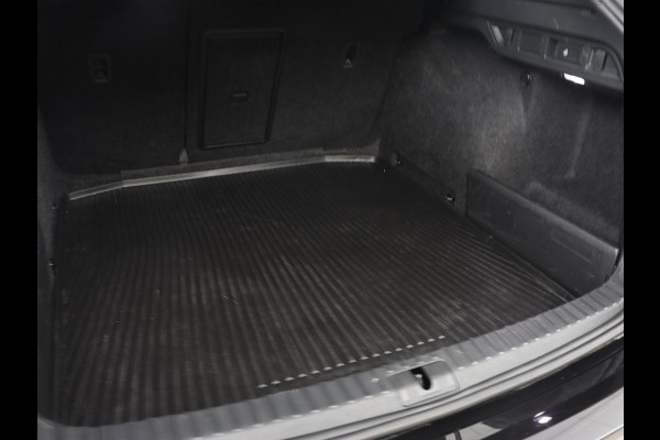 Škoda Octavia 1.0 e-TSI Sport | Carplay | Sfeerverlichting | Sportstoelen | Navigatie | Parkeerhulp | Climate control | Cruise control Škoda Octavia 1.0 e-TSI Sport | Carplay | Sfeerverlichting | Sportstoelen | Navigatie | Parkeerhulp | Climate control | Cruise control