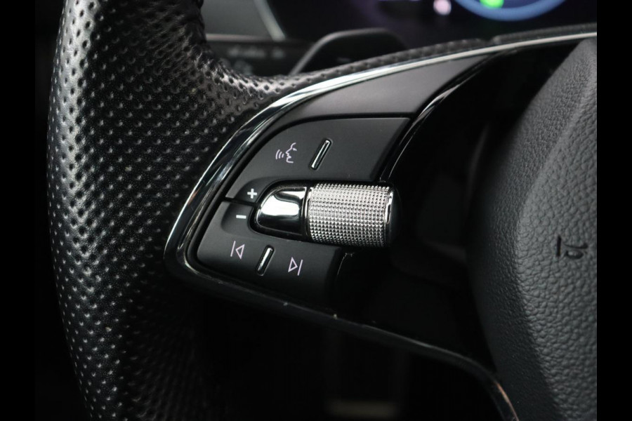 Škoda Octavia 1.0 e-TSI Sport | Carplay | Sfeerverlichting | Sportstoelen | Navigatie | Parkeerhulp | Climate control | Cruise control Škoda Octavia 1.0 e-TSI Sport | Carplay | Sfeerverlichting | Sportstoelen | Navigatie | Parkeerhulp | Climate control | Cruise control