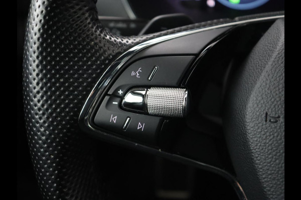 Škoda Octavia 1.0 e-TSI Sport | Carplay | Sfeerverlichting | Sportstoelen | Navigatie | Parkeerhulp | Climate control | Cruise control Škoda Octavia 1.0 e-TSI Sport | Carplay | Sfeerverlichting | Sportstoelen | Navigatie | Parkeerhulp | Climate control | Cruise control