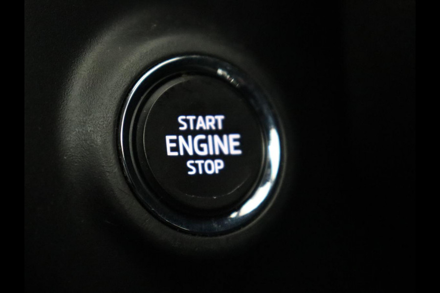 Škoda Octavia 1.0 e-TSI Sport | Carplay | Sfeerverlichting | Sportstoelen | Navigatie | Parkeerhulp | Climate control | Cruise control Škoda Octavia 1.0 e-TSI Sport | Carplay | Sfeerverlichting | Sportstoelen | Navigatie | Parkeerhulp | Climate control | Cruise control