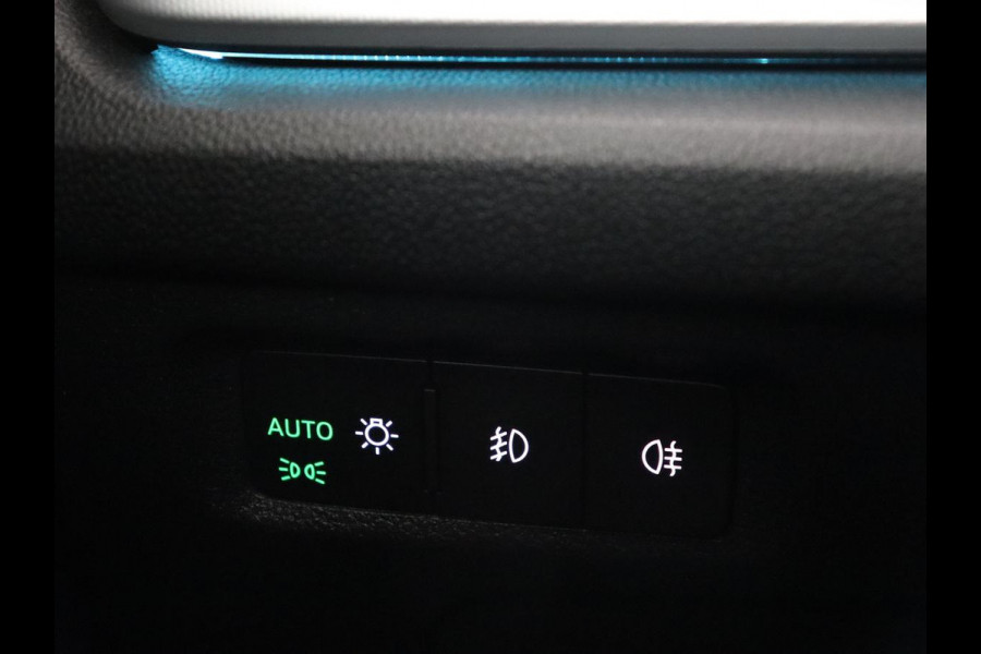 Škoda Octavia 1.0 e-TSI Sport | Carplay | Sfeerverlichting | Sportstoelen | Navigatie | Parkeerhulp | Climate control | Cruise control Škoda Octavia 1.0 e-TSI Sport | Carplay | Sfeerverlichting | Sportstoelen | Navigatie | Parkeerhulp | Climate control | Cruise control