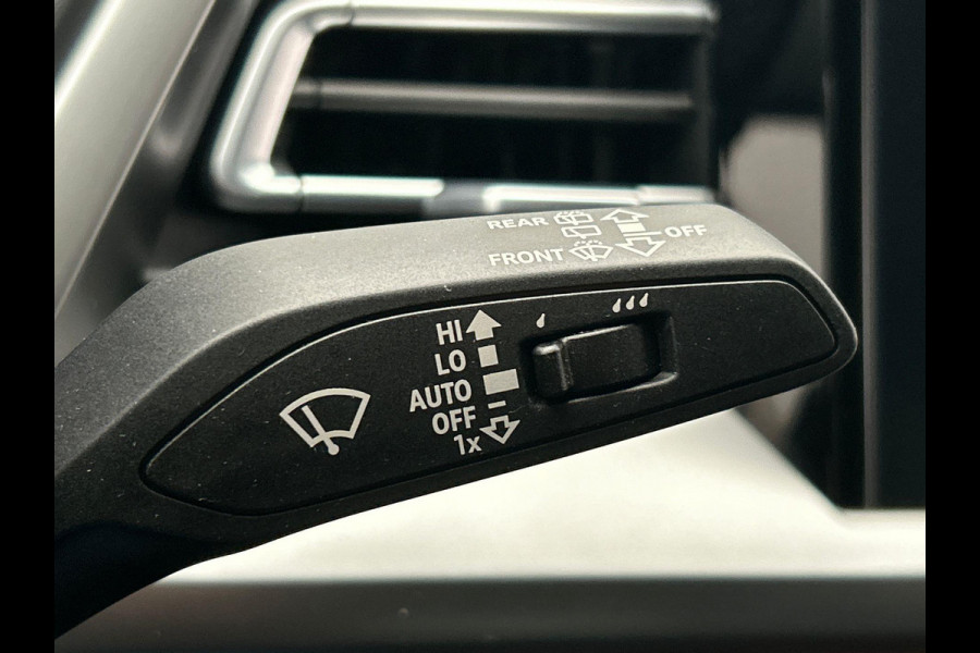 Audi Q4 e-tron 35 Launch edition Advanced 55 kWh * SOG 93% Origineel Nederlands * Leder Stoelverwarming Carplay Keyless