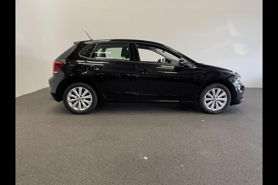 Volkswagen Polo 1.0 TSI Highline Navigatie Apple Carplay/Android Auto Adaptieve Cruise Control Lichtmetalen velgen Climate Control