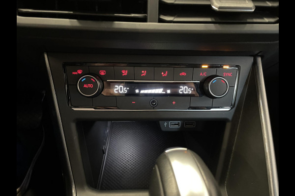 Volkswagen Polo 1.0 TSI Highline Navigatie Apple Carplay/Android Auto Adaptieve Cruise Control Lichtmetalen velgen Climate Control