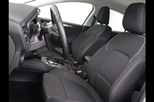 Ford Focus 1.0 EcoBoost Titanium | Automaat | Carplay | Navigatie | Keyless | Parkeerhulp | Climate control | Cruise control | Bluetooth Ford Focus 1.0 EcoBoost Titanium | Automaat | Carplay | Navigatie | Keyless | Parkeerhulp | Climate control | Cruise control | Bluetooth