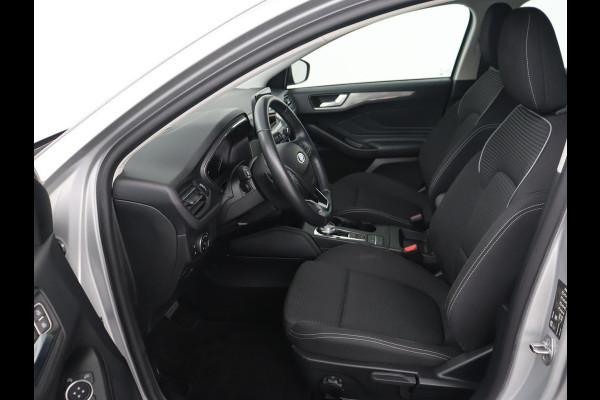 Ford Focus 1.0 EcoBoost Titanium | Automaat | Carplay | Navigatie | Keyless | Parkeerhulp | Climate control | Cruise control | Bluetooth Ford Focus 1.0 EcoBoost Titanium | Automaat | Carplay | Navigatie | Keyless | Parkeerhulp | Climate control | Cruise control | Bluetooth