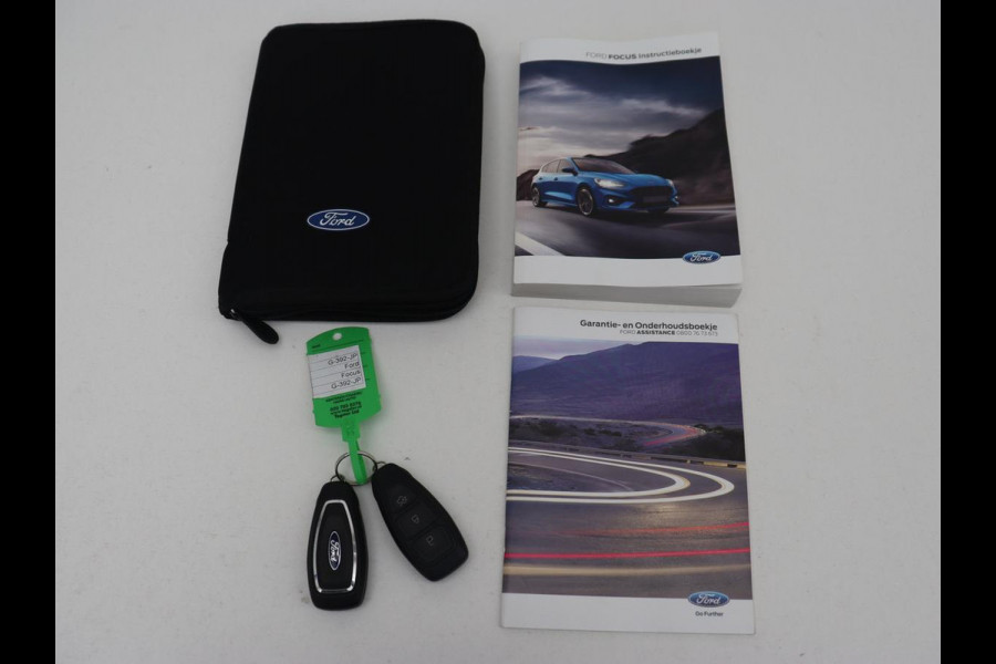 Ford Focus 1.0 EcoBoost Titanium | Automaat | Carplay | Navigatie | Keyless | Parkeerhulp | Climate control | Cruise control | Bluetooth Ford Focus 1.0 EcoBoost Titanium | Automaat | Carplay | Navigatie | Keyless | Parkeerhulp | Climate control | Cruise control | Bluetooth