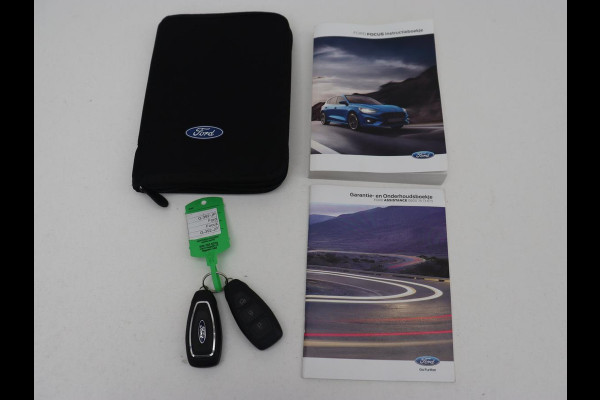 Ford Focus 1.0 EcoBoost Titanium | Automaat | Carplay | Navigatie | Keyless | Parkeerhulp | Climate control | Cruise control | Bluetooth Ford Focus 1.0 EcoBoost Titanium | Automaat | Carplay | Navigatie | Keyless | Parkeerhulp | Climate control | Cruise control | Bluetooth