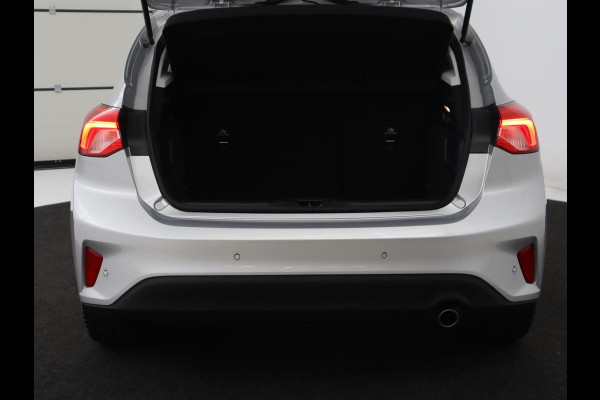 Ford Focus 1.0 EcoBoost Titanium | Automaat | Carplay | Navigatie | Keyless | Parkeerhulp | Climate control | Cruise control | Bluetooth Ford Focus 1.0 EcoBoost Titanium | Automaat | Carplay | Navigatie | Keyless | Parkeerhulp | Climate control | Cruise control | Bluetooth