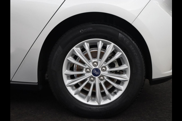 Ford Focus 1.0 EcoBoost Titanium | Automaat | Carplay | Navigatie | Keyless | Parkeerhulp | Climate control | Cruise control | Bluetooth Ford Focus 1.0 EcoBoost Titanium | Automaat | Carplay | Navigatie | Keyless | Parkeerhulp | Climate control | Cruise control | Bluetooth