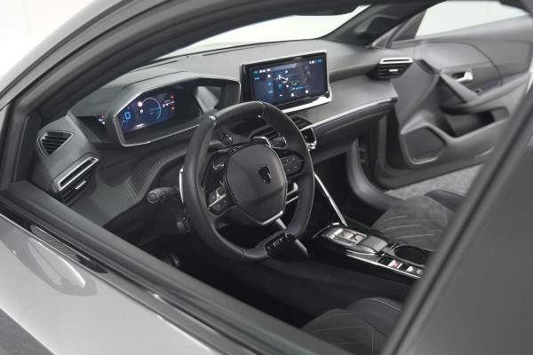 Peugeot 208 Hybrid 100 e-DCS6 GT | 360 Camera | Pack Alcantara | Dodehoekdetectie | Stoelmassage Peugeot 208 Hybrid 100 e-DCS6 GT | 360 Camera | Pack Alcantara | Dodehoekdetectie | Stoelmassage