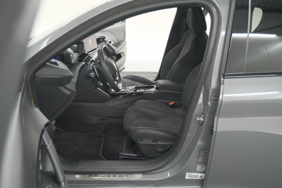 Peugeot 208 Hybrid 100 e-DCS6 GT | 360 Camera | Pack Alcantara | Dodehoekdetectie | Stoelmassage Peugeot 208 Hybrid 100 e-DCS6 GT | 360 Camera | Pack Alcantara | Dodehoekdetectie | Stoelmassage