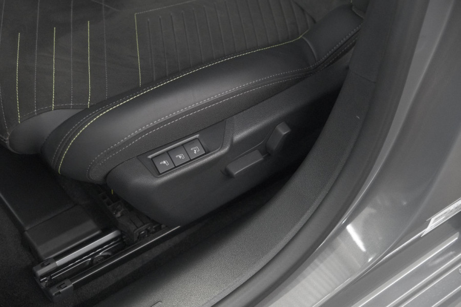 Peugeot 208 Hybrid 100 e-DCS6 GT | 360 Camera | Pack Alcantara | Dodehoekdetectie | Stoelmassage Peugeot 208 Hybrid 100 e-DCS6 GT | 360 Camera | Pack Alcantara | Dodehoekdetectie | Stoelmassage